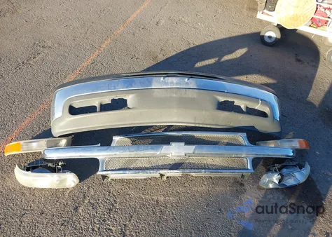 2000 Chevrolet Silverado 1500 Ls from USA, damaged, VIN 2GCEC19V4Y1290051